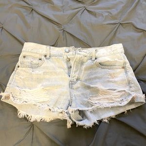 American eagle light wash jean shorts